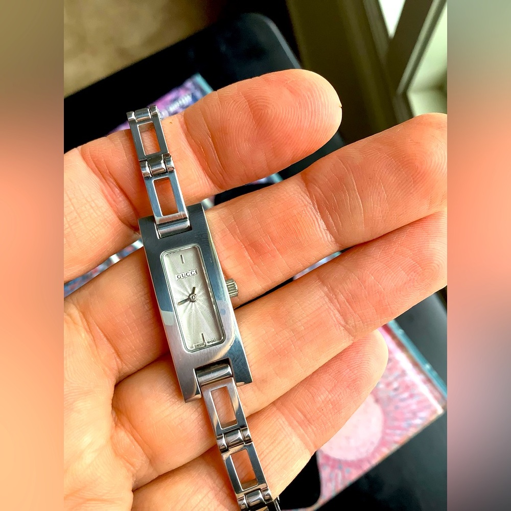 Super CUTE GUCCI watch ๐๐ - Picture 3 of 10